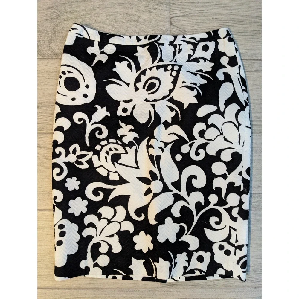 99 TALBOTS Black White Bold Flower Paisley Pencil Skirt Sz 4 Office Zip Lined 45
